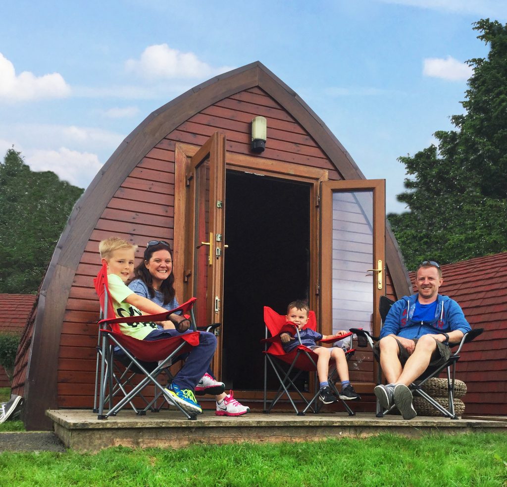 FAMILY_AT_POD